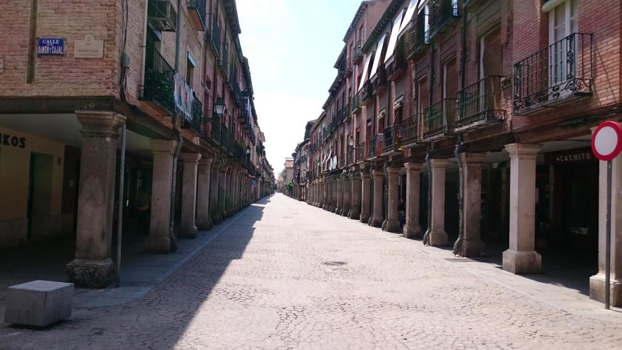 Hotel Casa De Huespedes Vecinodecerbantes Alcalá de Henares Exterior foto