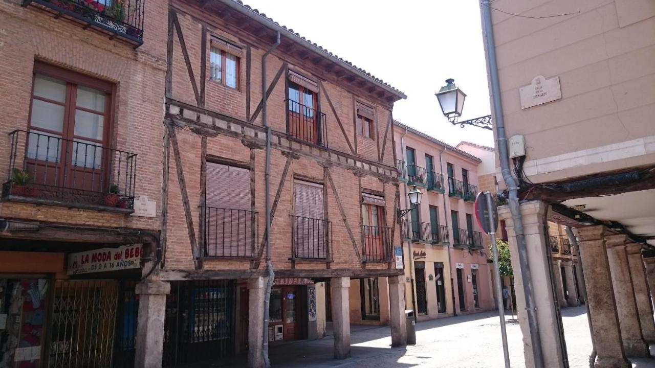 Hotel Casa De Huespedes Vecinodecerbantes Alcalá de Henares Exterior foto