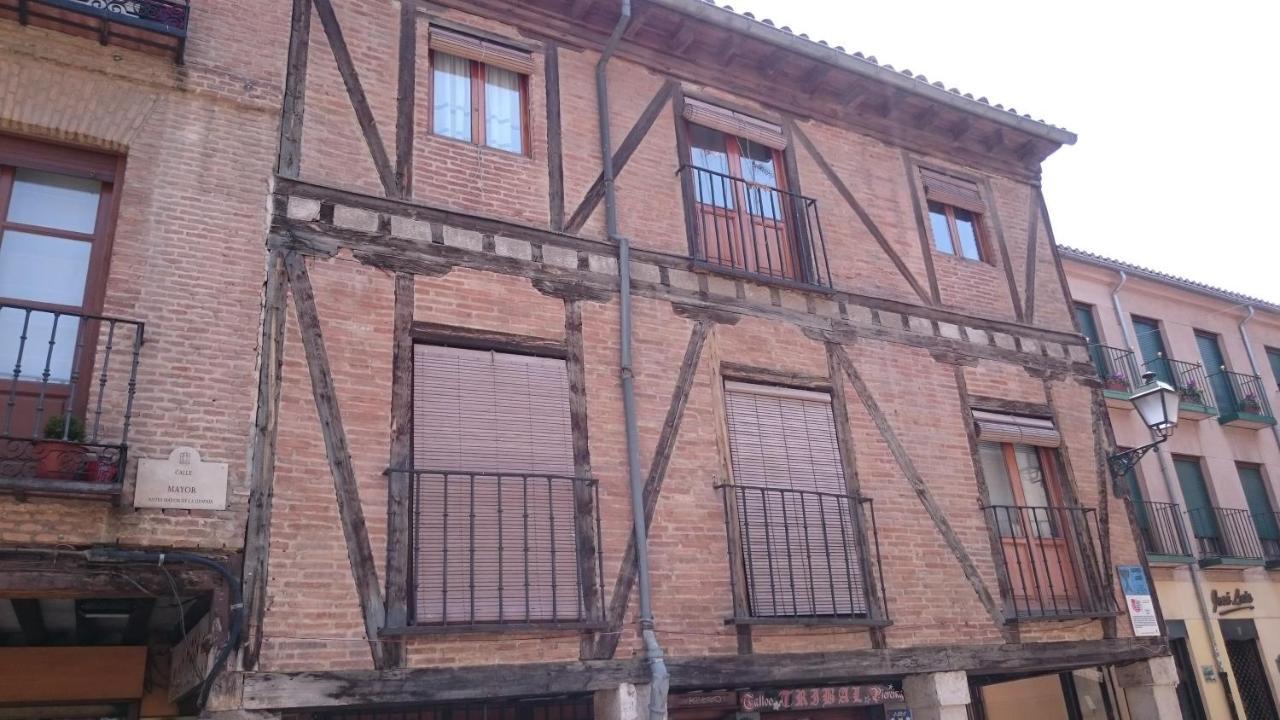 Hotel Casa De Huespedes Vecinodecerbantes Alcalá de Henares Exterior foto